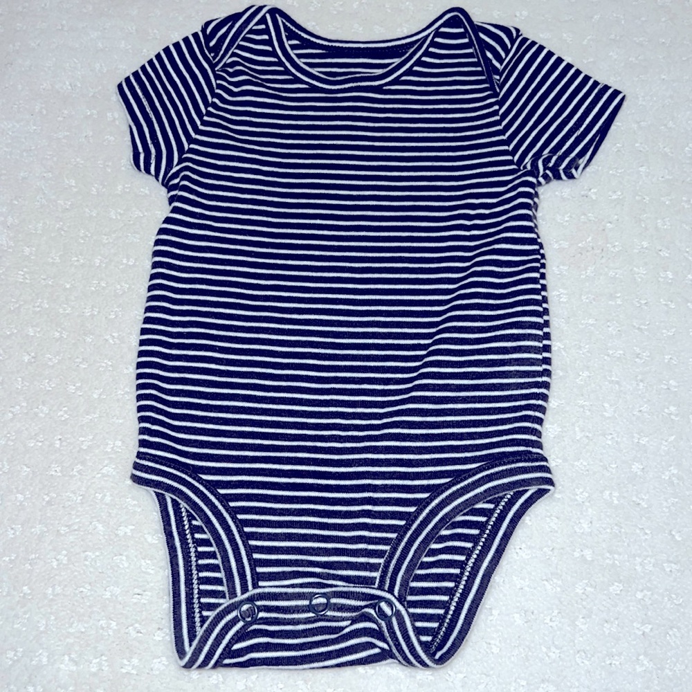 Carter’s 0-3 Month Onesie